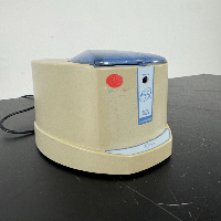 Labnet Mini Plate Spinner 1000 image 0